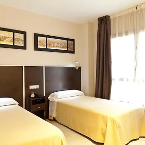 3* בית הארחה Avenida Barajas